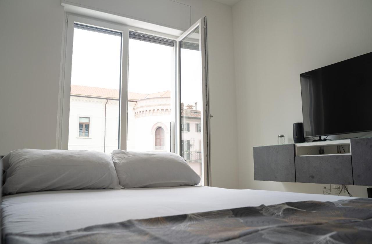 Piazza XX Settembre - Feel The Centre Apartamento Lecco Exterior foto
